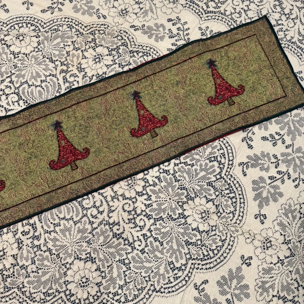 Whimsical Christmas‎ Tree Woven Tapestry Table Runner Red Green Christmas